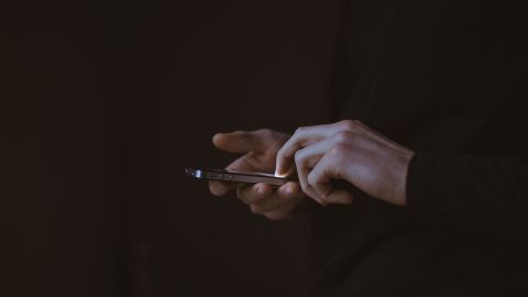 cell-phone-690192_1920