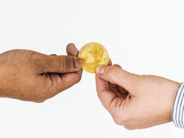 Sabiendo qué propina debes de dar, ya no quedarás mal con nadie.