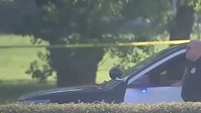 El hombre supuestamente no obedeció y se volteó en la dirección de los oficiales de manera amenazante y les disparó.