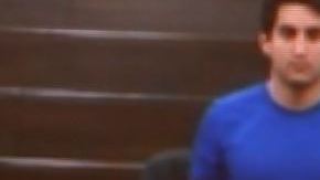 Rick Montealvo, de 28 años, se encuentra acusado de posesión de un arma prohibida, una felonía.