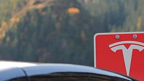 El Tesla Semi es tan grande que requiere de baterías igualmente grandes, por lo que el megacargador es ideal para abastecerlas de energía.