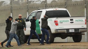 La detenciones de inmigrantes han bajado en la frontera tras acuerdo con México.