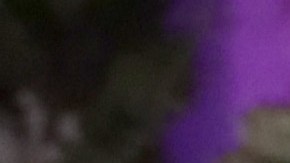 Cindy Bruna, Neymar y Kylian Mbappé posando en el cumpleaños de la modelo.