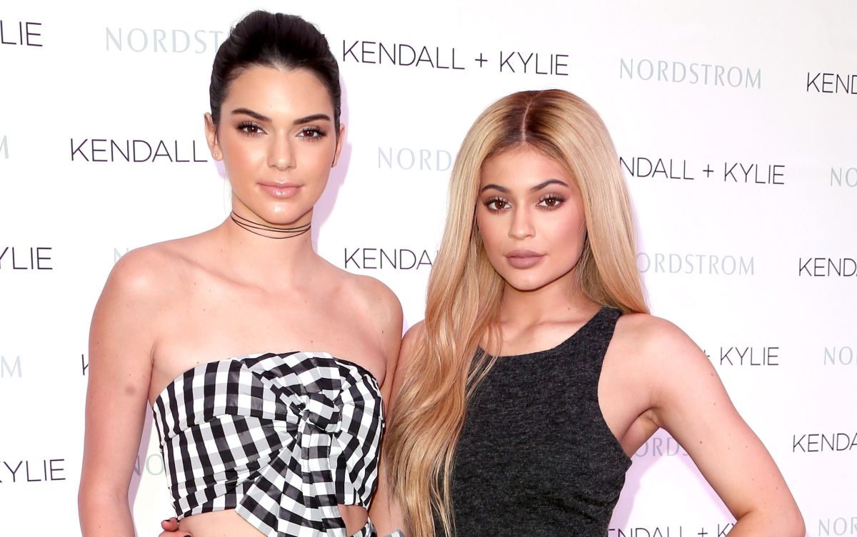 Kendall junto a su hermana Kylie Jenner.