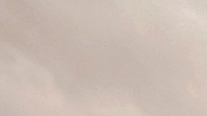 El Skywalk, en forma de herradura, se adentra 70 pies sobre el río Colorado.