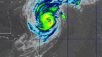 El centro del huracán Dorian roza la costa de Carolina del Norte el 6 de septiembre de 2019. NOAA/NESDIS