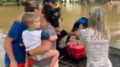 Varios residentes aún estaban tratando de recuperarse de Harvey y una vez más con Imelda lo han perdido todo.
