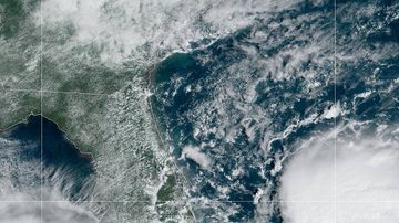 La tormenta tropical Humberto cerca de Gran Ábaco en Bahamas.