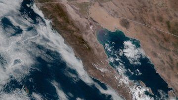 Tres huracanes se mueven cerca del territorio estadounidense esta semana.