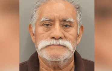 Según el Departamento de Policía de Houston, Abel Anuario Cruz, de 77 años, (foto) le disparó a Jesús Cejudo, de 27 años.