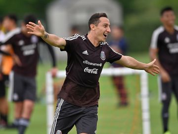 Andrés Guardado recibió permiso para abandonar la concentración de la Selección Mexicana.
