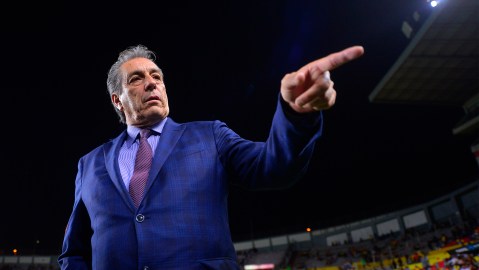 La afición de Chivas pidió en redes sociales la salida de Tomás Boy.