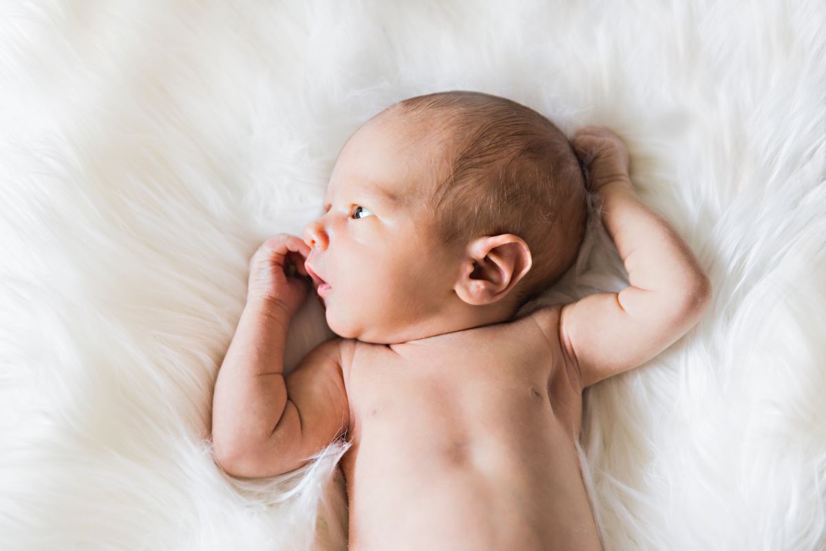 Cómo debemos acostar un bebé recién nacido? La