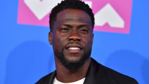 Kevin Hart sufrió un accidente automovilístico.