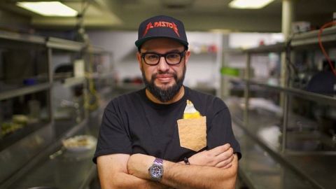 Carl Ruiz en la cocina de La Cubana.