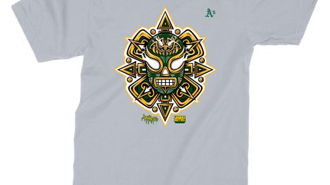 La camiseta especial de los Atléticos de Oakland para celebrar la herencia hispana, con el diseño del artista Jesse Hernández.