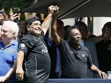 La eterna polémica mundial: ¿Quién es mejor? ¿Pelé o Maradona?