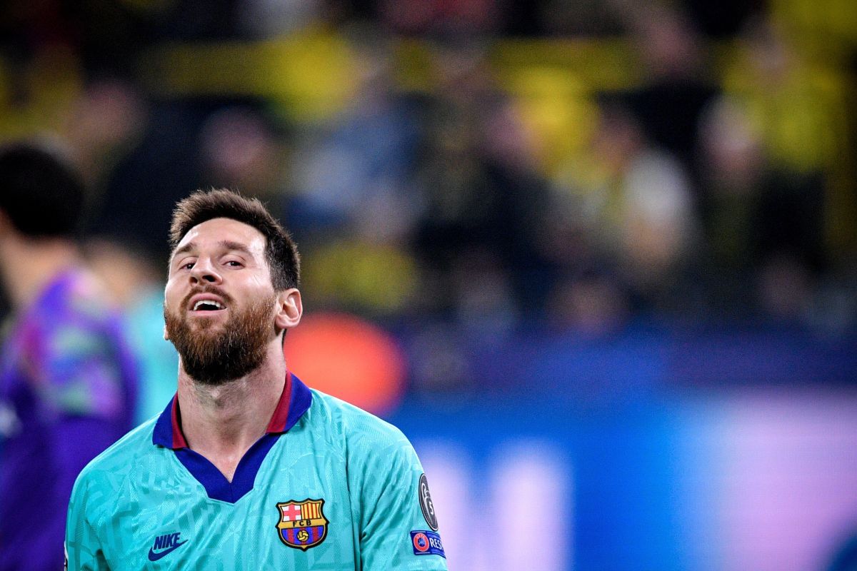 Leo Messi tendría que quedarse en Barcelona pese a sus deseos.