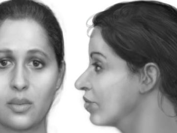 Según datos recopilados, la mujer podría ser hispana o asiática, quien medía entre 4’6” o 5’3” de estatura. También podría haber tenido entre 20 y 30 años.