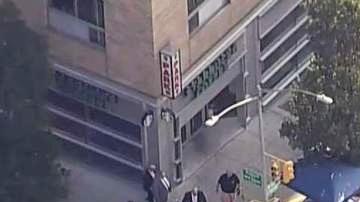 NYPD en la escena en Harlem