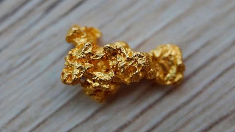 El oro es un buen conductor de la electricidad, por lo que se usa en muchos aparatos.