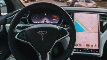 Tesla ofrece lo mejor en entretenimiento