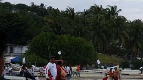 La playa de Puerto Escondido parece que se hundió debido fenómeno, conocido como pleamar.