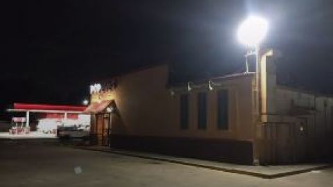 El incidente ocurrió poco antes de las 9 p.m. el lunes en el Popeyes ubicado en la cuadra 7100 de la calle Scott.