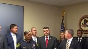 Oficiales también informaron que ocho mujeres fueron rescatadas y que posiblemente existen más víctimas.