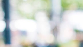 Si te gusta andar estrenando ropa constantemente, es posible que te convenga más rentar que comprar.