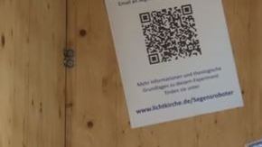 Te puede dar la bendición en 5 diferentes idiomas.