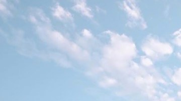 Imagen de Martina Saravia viajando a Ibiza, España.