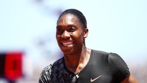 Caster Semenya, la sudafricana bicampeona olímpica, incursionará en el fútbol.