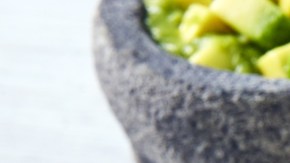 Deja reposar tus tacos al menos media hora antes freírlos y usa un truco para evitar los palitos de madera.