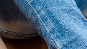 La pequeña pudo hacerse un corte con el zapato.