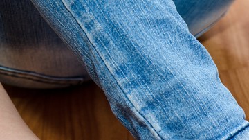 La pequeña pudo hacerse un corte con el zapato.