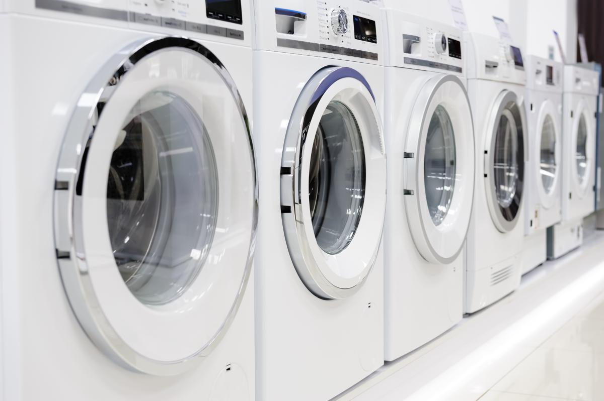 Buscas una buena lavadora y secadora de ropa? Estos son los mejores  especiales en enseres eléctricos - La Opinión