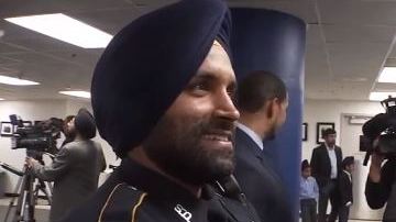 El oficial Sandeep Dhaliwal, de 42 años acababa de regresar de una misión como voluntario en Puerto Rico.