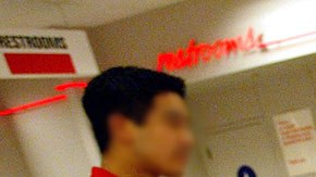 Querían que el hombre llevara el nombre de 'Jonathan' para no perturbar a los clientes blancos.