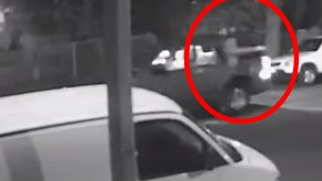 El tiroteo se presentó en la calle East Pine poco después de la media noche.