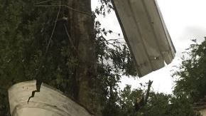 El tornado impactó varias residencias ubicadas sobre la calle Main.