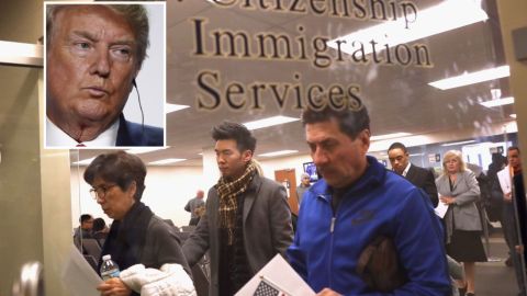El gobierno destituyó al jefe de la oficina de asilo de USCIS.