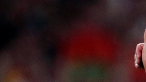 La bebé de Edson Alvarez tendrá jersey para celebrar las victorias de su papá.