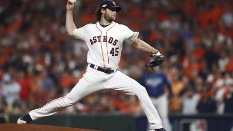 Gerrit Cole ponchó a 15 y se convirtió en el pitcher con más ponches en un juego de playoffs en la historia de los Astros.