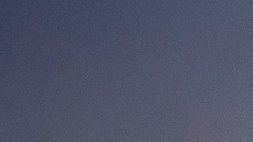 Bomberos combaten un el incendio 46 en el área de Riverside.