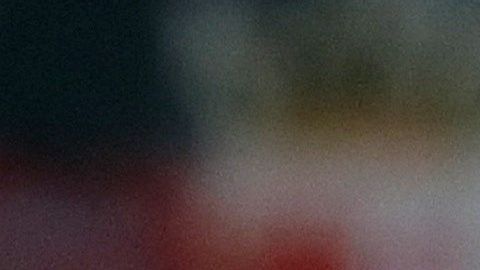 Gerard Piqué agradece al público del Barça asistente a la Ciudad de Praga.
