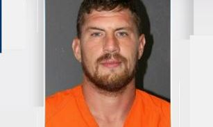 Andrew Jared Bass, de 30 años, fue arrestado por las autoridades.
