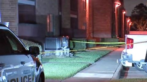 El hombre baleado fue trasladado al hospital y se anticipa que logrará sobrevivir sus heridas.