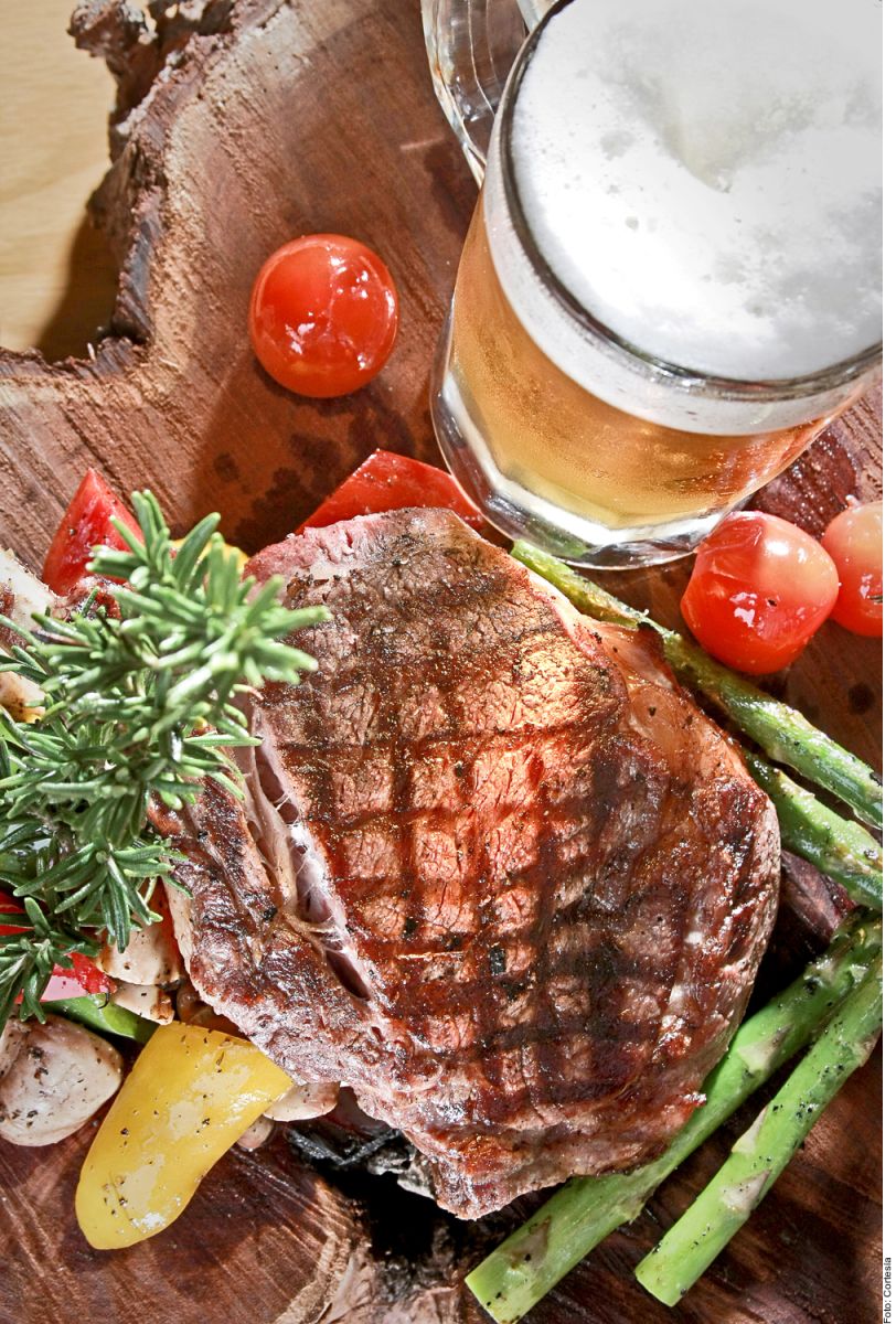 Marinar la carne es un efectivo método que aromatiza, ablanda y conserva mejor los productos cárnicos.