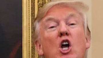 El presidente Trump hizo comentarios sobre Obama ante su gabinete.